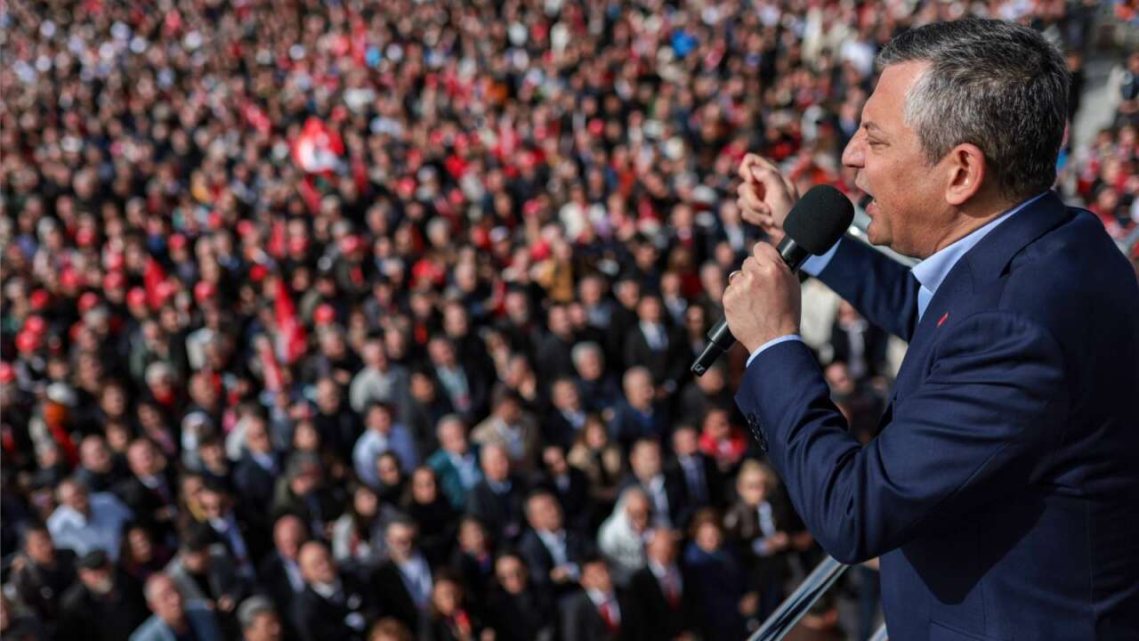 CHP’de yeni evre: Milletin ayağına gitme dönemi 1